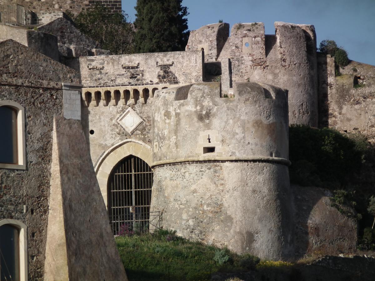 B&B Re Umberto Milazzo Bagian luar foto