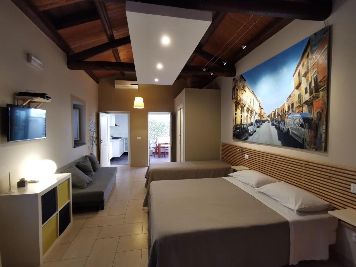 B&B Re Umberto Milazzo Bagian luar foto